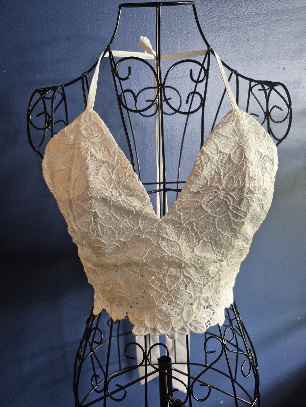 Lace Crochet V-Neck Crop Top in Ivory